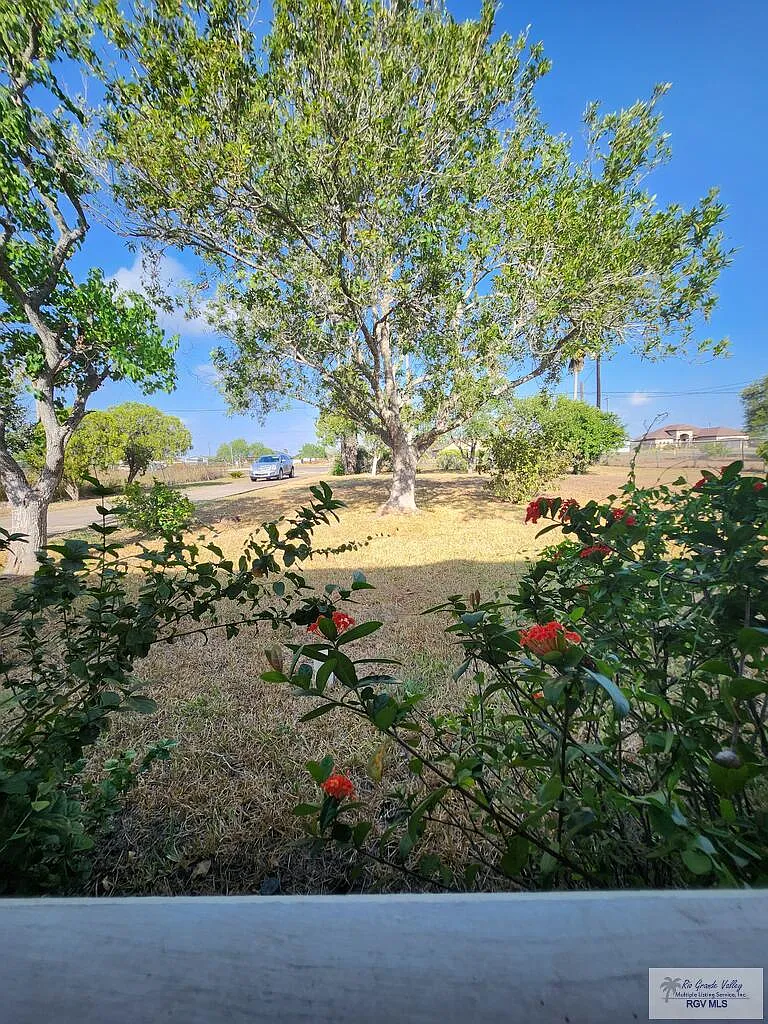 2 bed, 2.0 bath, 1640 sqft, $1,250 — Photo 4