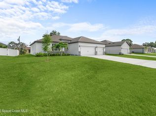 2102 De Groodt Rd SW, Palm Bay, FL 32908