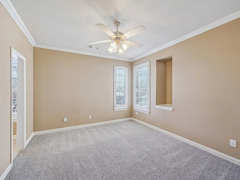 5012 Kirkland Ct — Photo 32