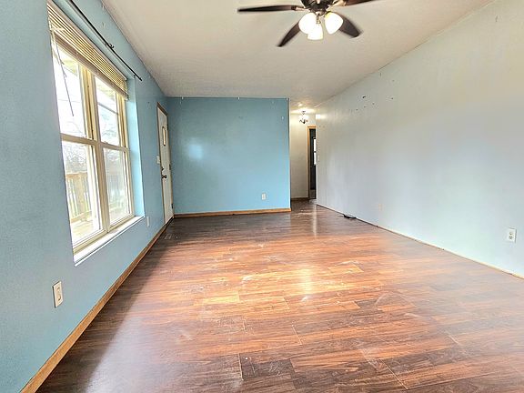 5th image of 1100 S Lincoln Ave