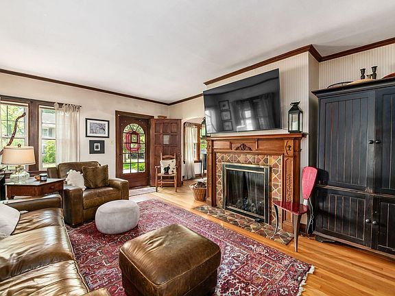 3rd image of 256 Montrose Way