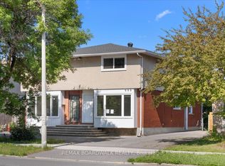 999 Meadowlands Dr, Ottawa, ON K2C 0K4