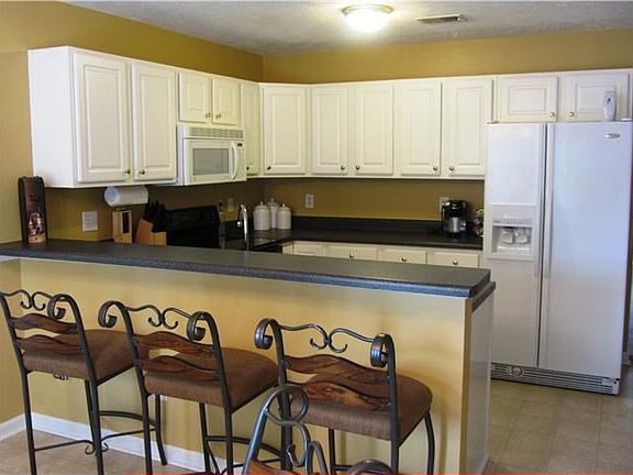 3rd image of 106 Williamsburg Dr