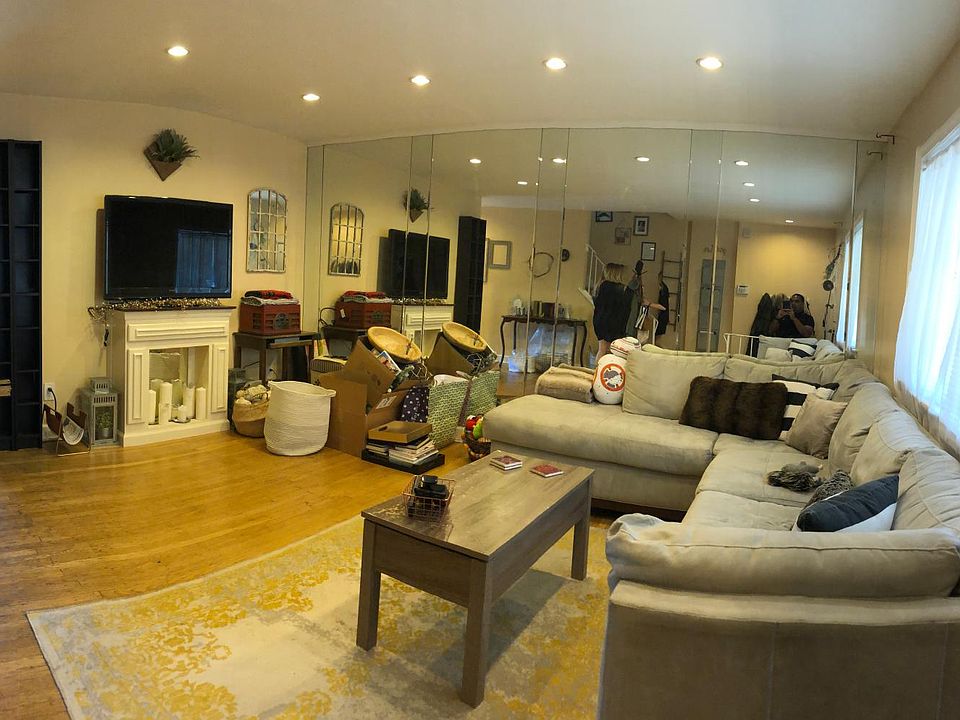 2nd image of 513 Parrish St