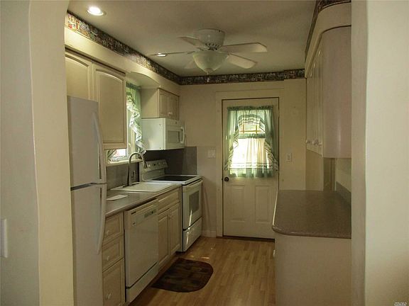 3rd image of 22 Waywood Pl