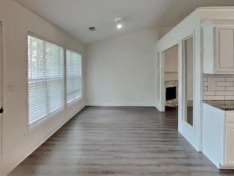 4000 Moore Creek Dr — Photo 4