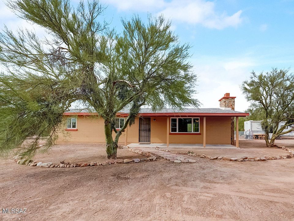 1st image of 2810 S Shiela Ave