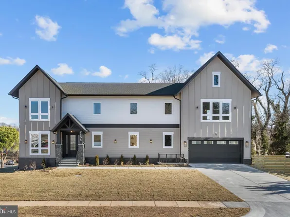 2855 Oak Knoll Dr, Falls Church, VA 22042