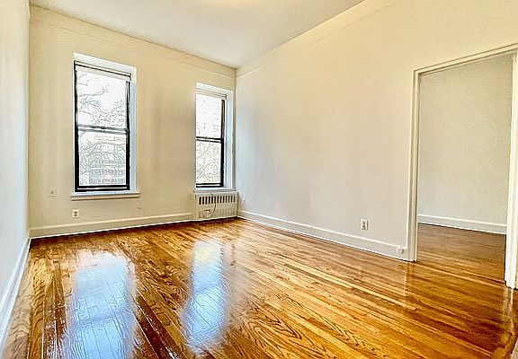 3rd image of 138 W 92nd St APT 3F