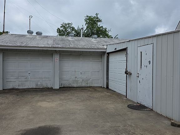 5th image of 313 N Pearl St