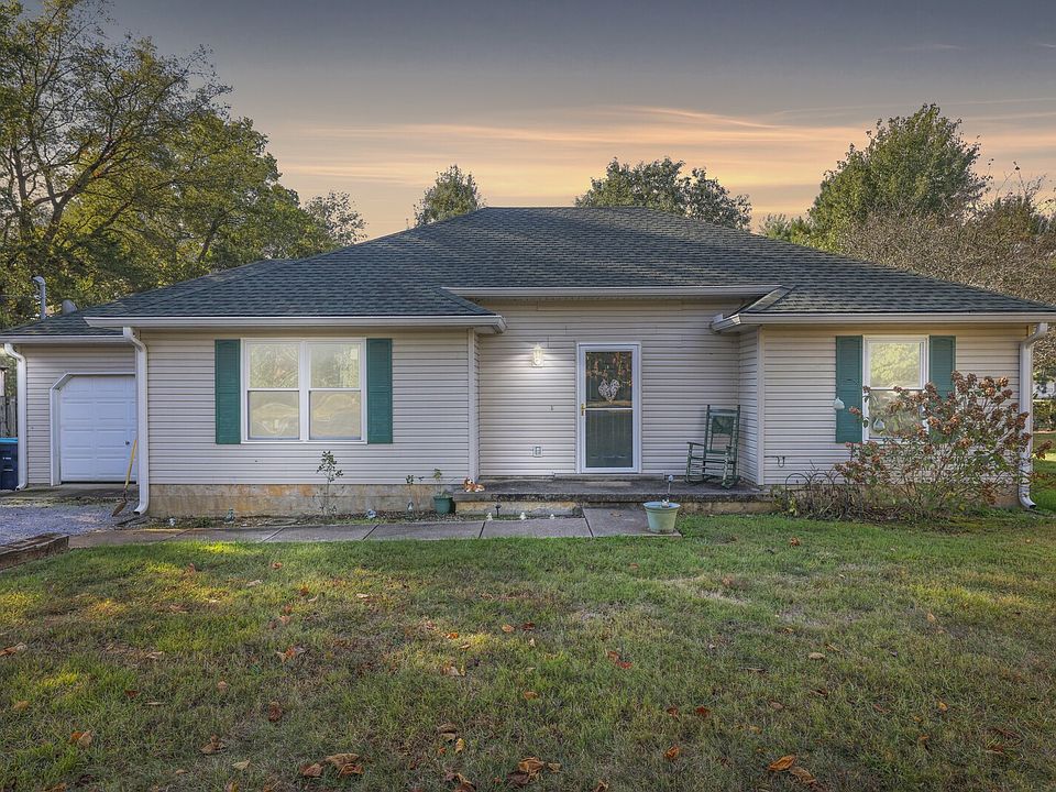 1st image of 207 Royal Garden Dr