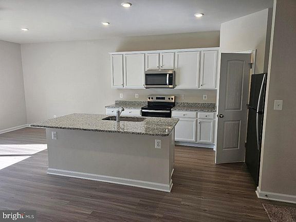 2nd image of 23 Bloomsbury St
