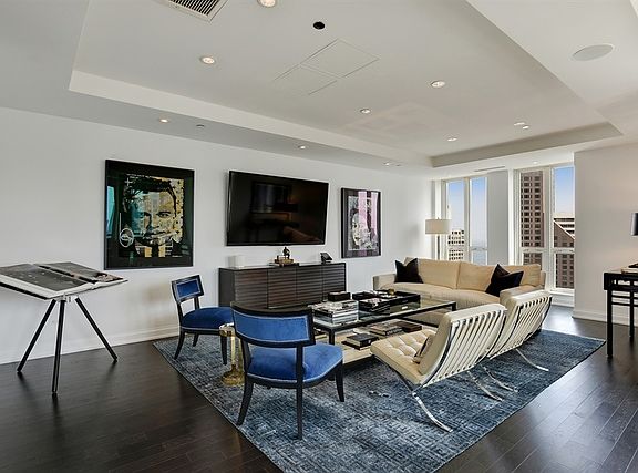 4th image of 11 E Walton St APT 5001