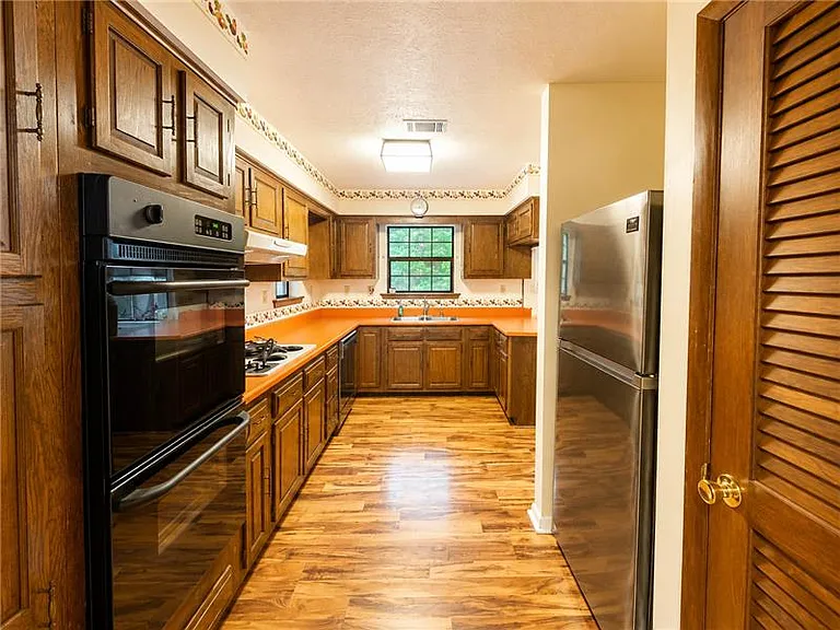 117 Maple Dr — Photo 3