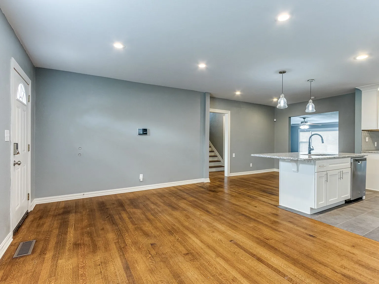 3 bed, 1407 sqft, $1,950 — Photo 4
