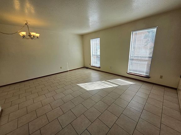 4th image of 2806 W 4th St #D-131
