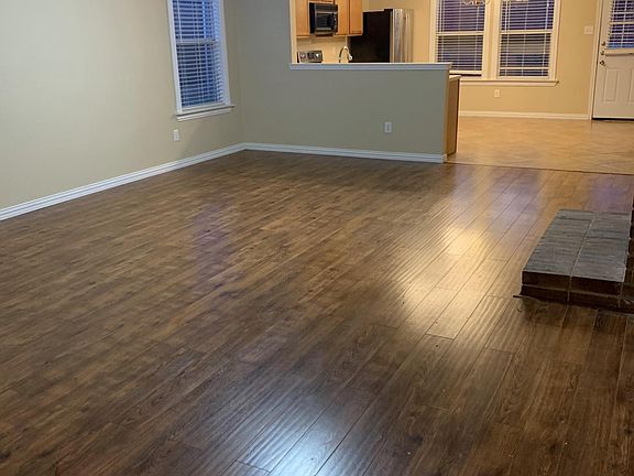3rd image of 4824 Cedar Crest Dr