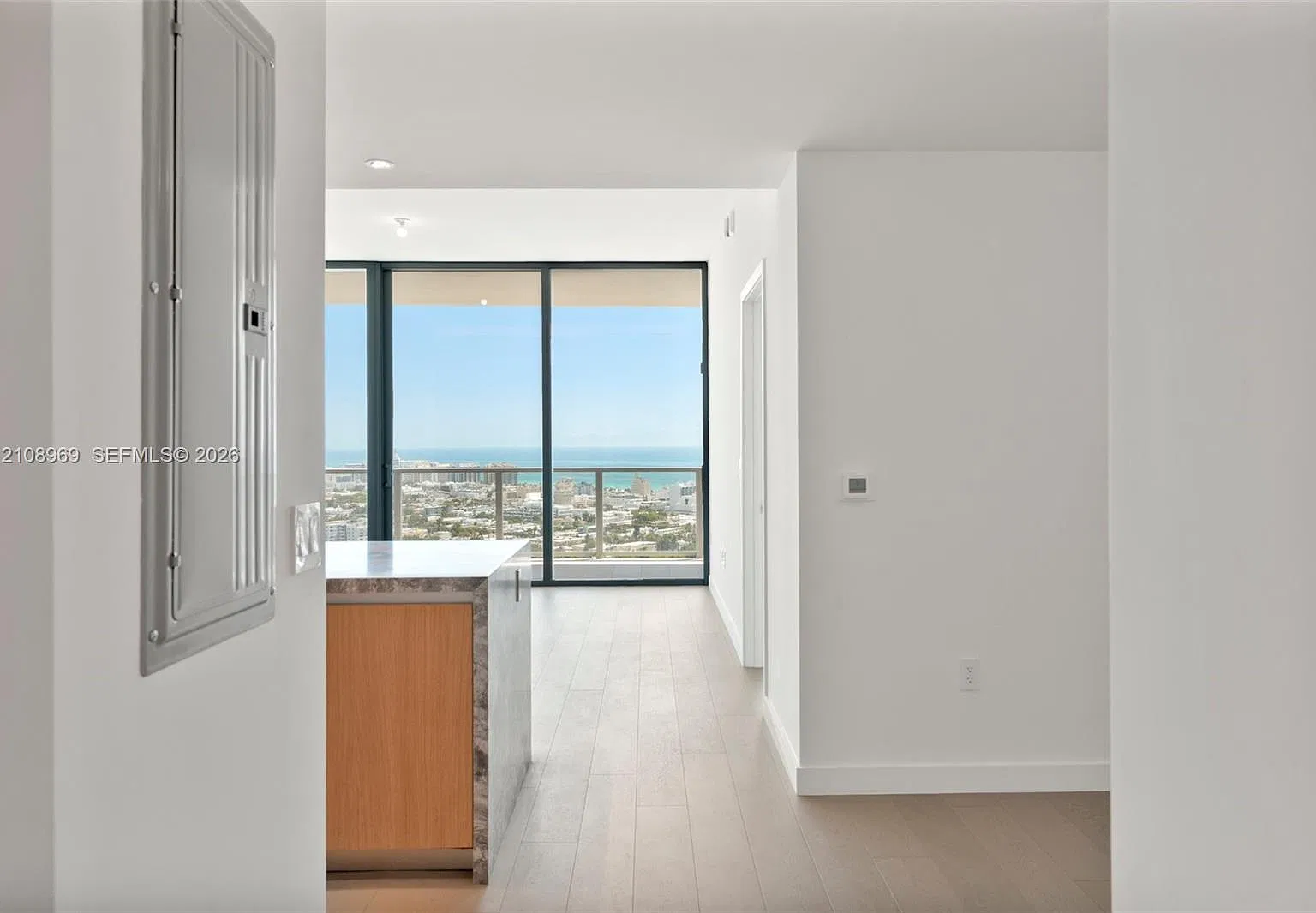 2 bed, 2.5 bath, 1216 sqft, $18,500 — Photo 3