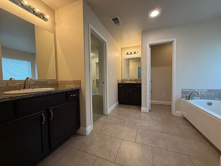 9706 Ross Ave — Photo 14