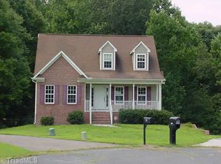 245 Maggies Ct, Clemmons, NC 27012