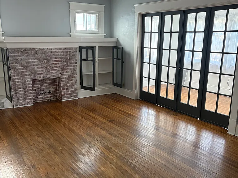 92 Saranac Ave — Photo 5