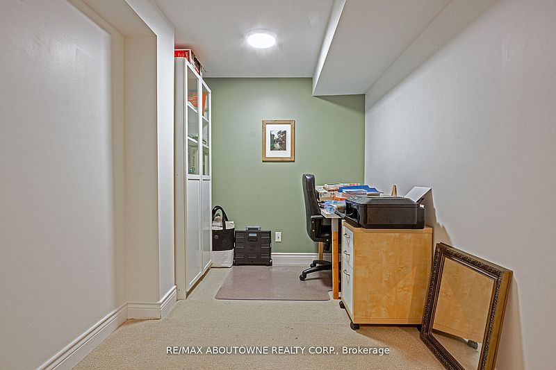 Oakville Townhouse for rent - 3 Bedrooms — photo 26