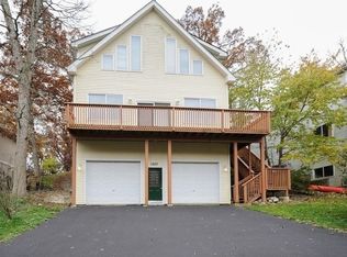 1007 Valley Ave, McHenry, IL 60051