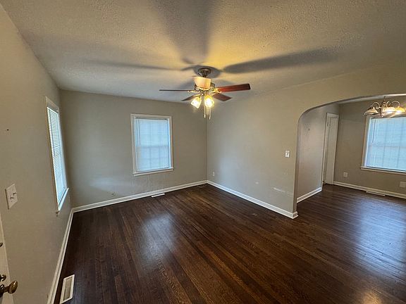 5th image of 717 Queen Ave NW