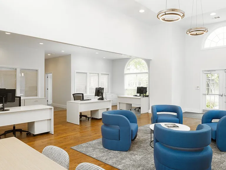 Leasing and lounge area