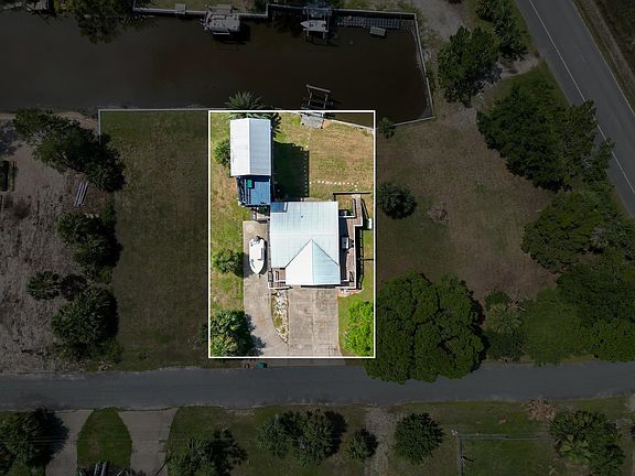 4th image of 12 Blue Heron Way