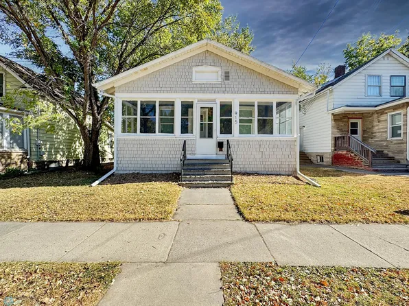915 University Dr N, Fargo, ND 58102