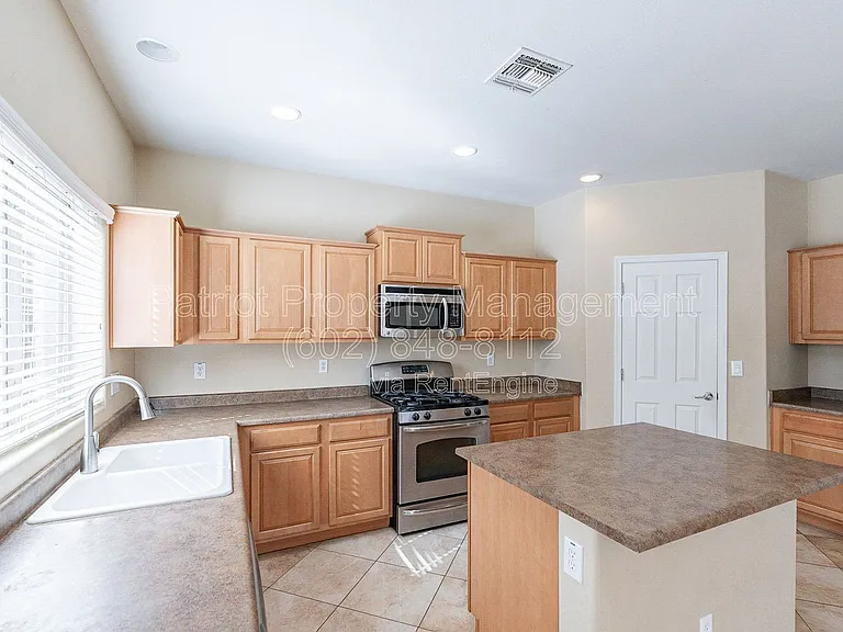 26043 W Potter Dr — Photo 4