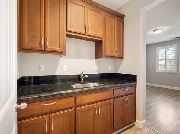 348 Pierre Dr #1, Manteca, CA 95337