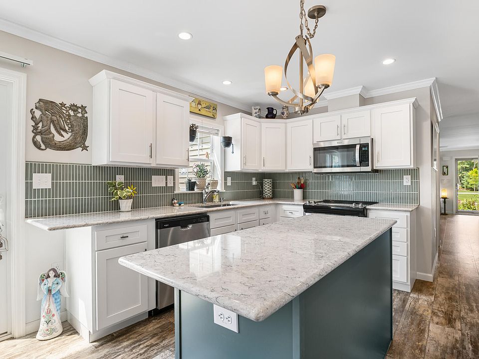 1st image of 10 Rockport Avenue