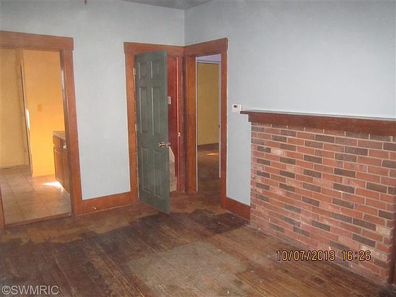 3rd image of 145 McKinley Ave N