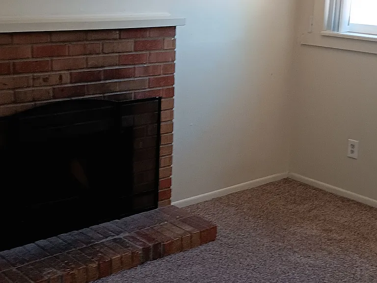 1040 Magnolia St #B — Photo 4