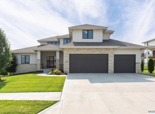 1608 S 207th Ave, Elkhorn, NE 68022