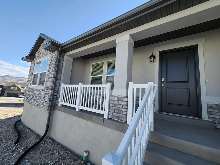 439 E Hill View Dr — Photo 4