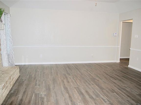 3rd image of 8101 Emerald Hills Way