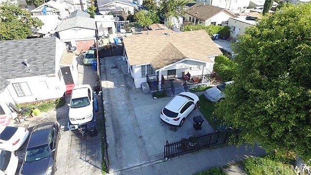 2nd image of 1323 W 61st St