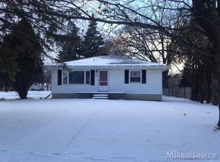 25425 Pineview Ave, Warren, MI 48091