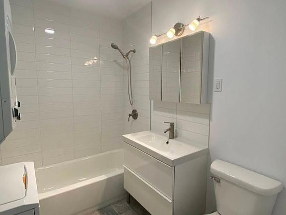 5th image of 1920 N Monticello Ave #1