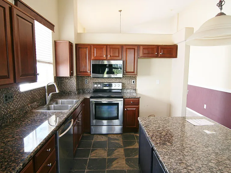 10699 Braselton St — Photo 5