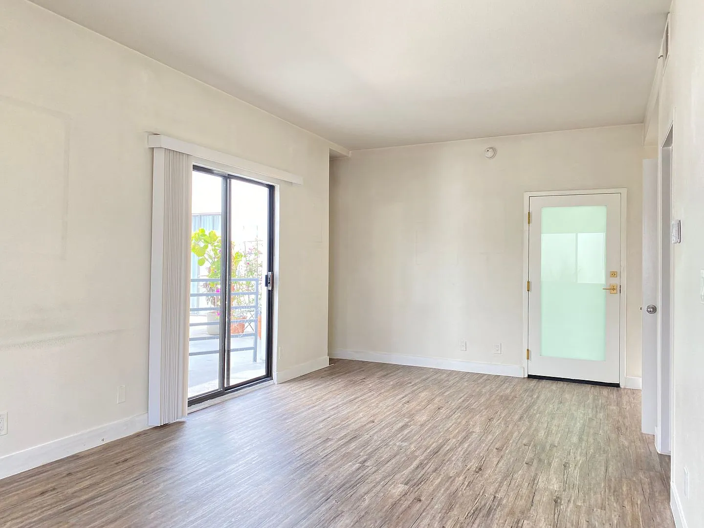 2500 Abbot Kinney Blvd — Photo 2