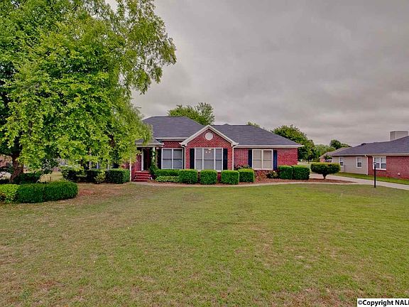 5th image of 103 Spearpoint Ln