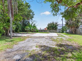 141 W Volusia Ln, Cocoa Beach, FL 32931