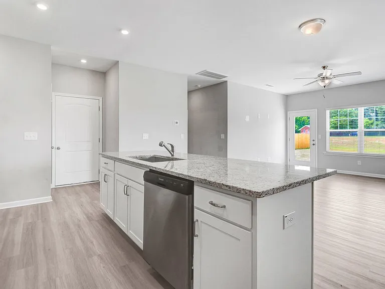 103 Drake Village Dr — Photo 11