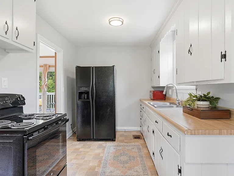368 Oakview Dr — Photo 11