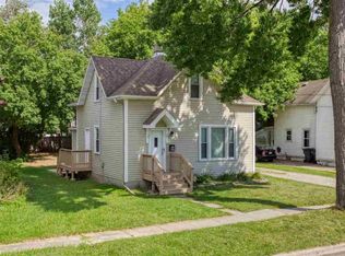 409 5th St, Neenah, WI 54956