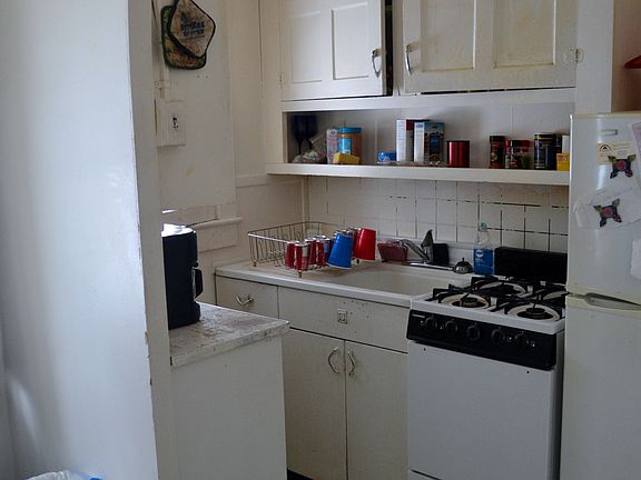 5th image of 88 Oak St
